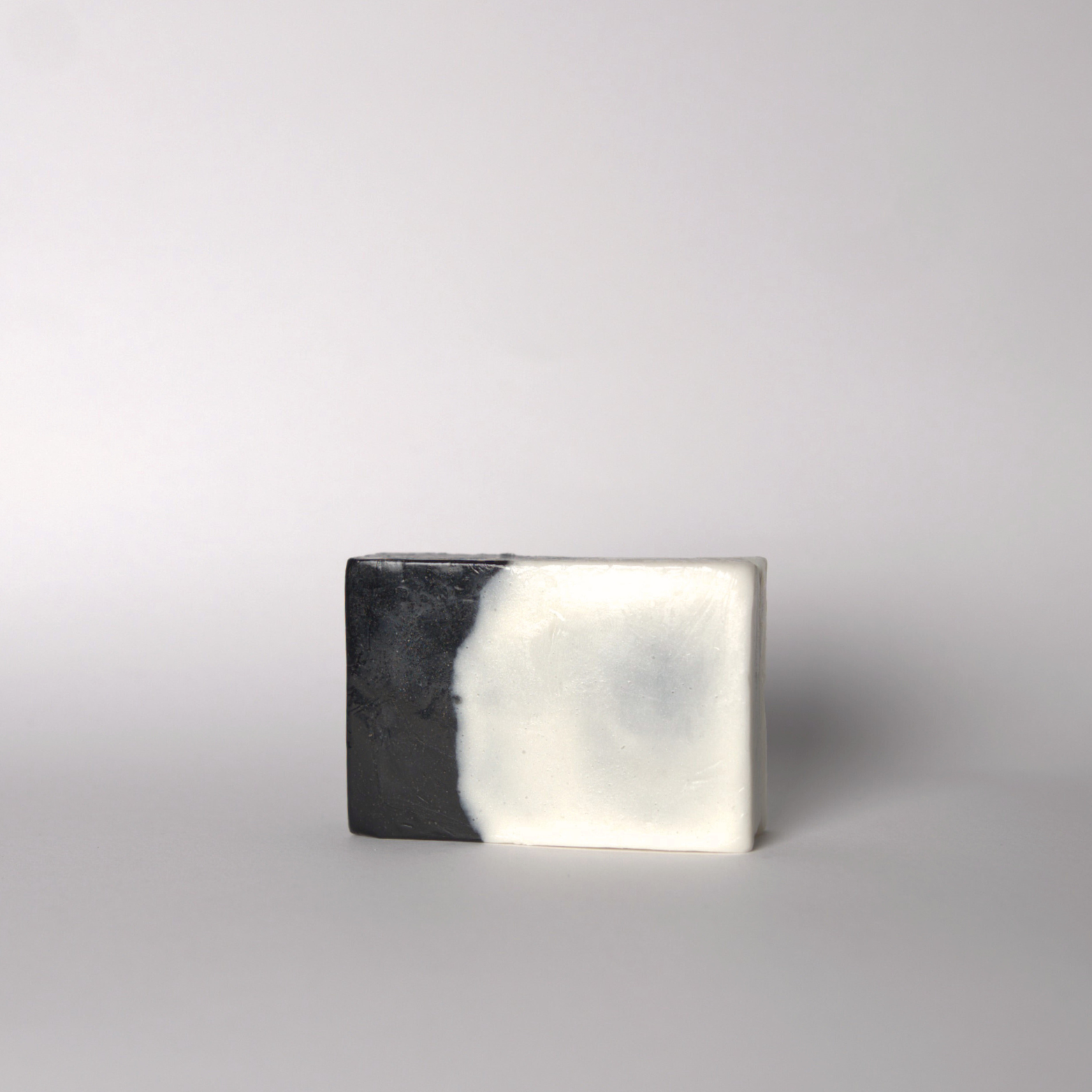 Jabón de carbón activado